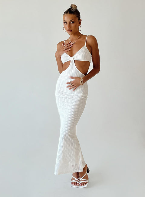 Front view of model wearing  front Princess Polly Sweetheart Neckline  Shanni Maxi Dress White