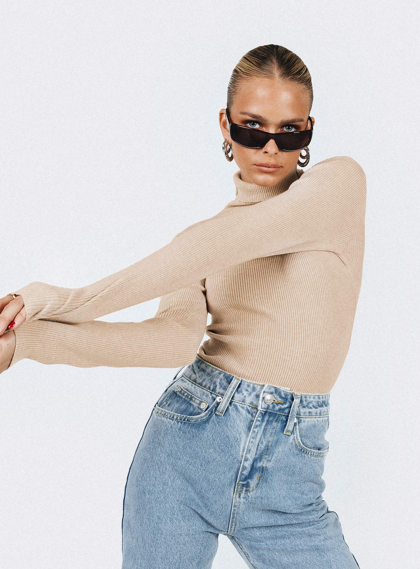 Beige long shop sleeve turtleneck