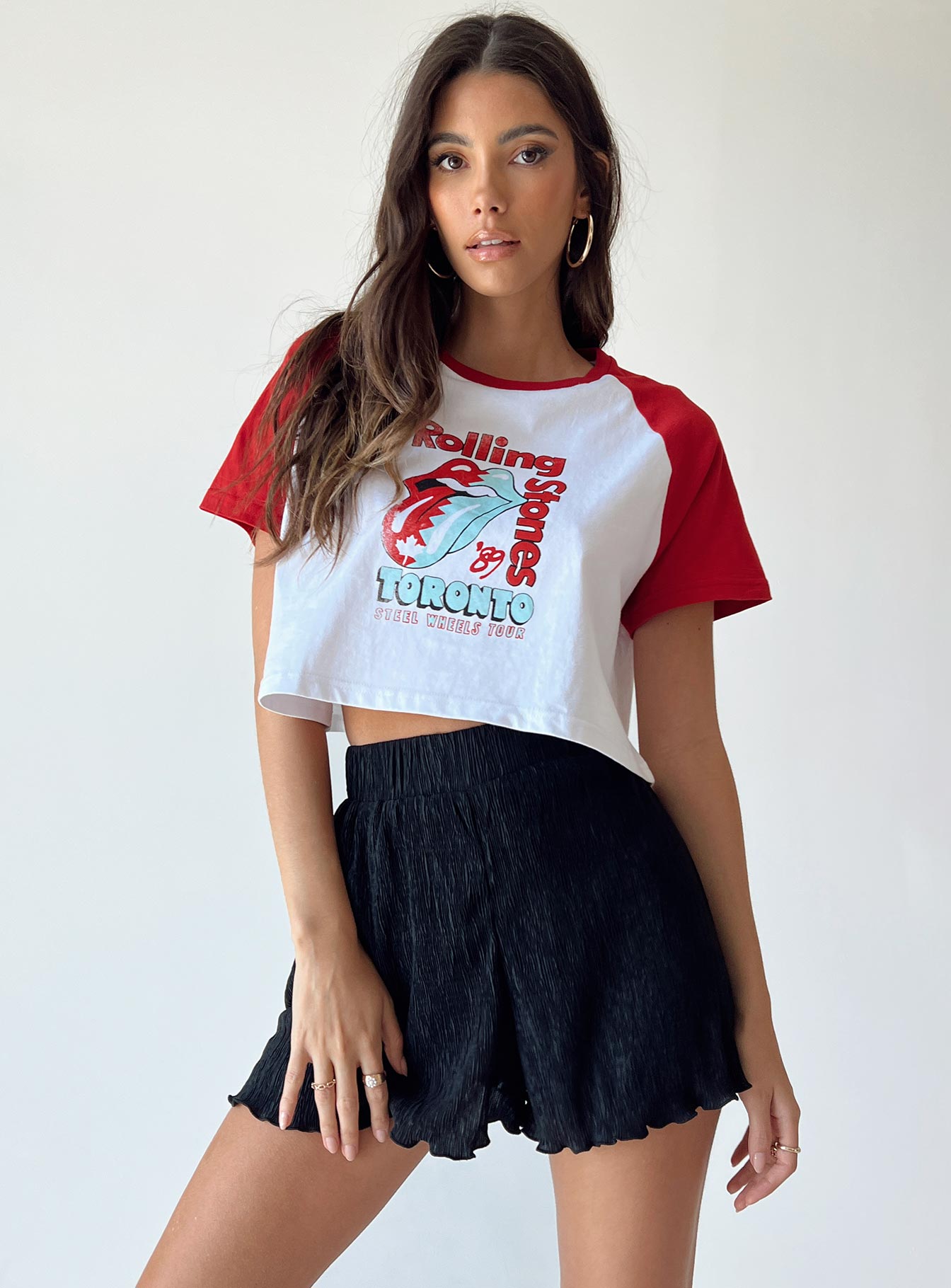 Shorts Silky crinkle material  Elasticated waistband  Twin hip pockets  Lettuce edge hem 