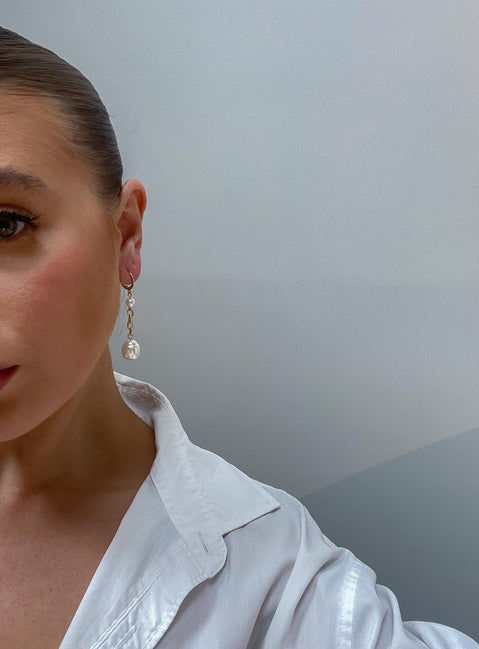 Lutana Pearl Earrings Gold / White