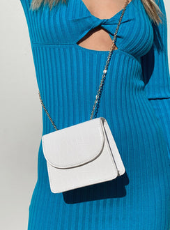 Crossbody bag  Princess Polly Exclusive 100% PU  Faux leather material  Croc print Gold-toned chain strap  Magnetic button fastening  Flat base