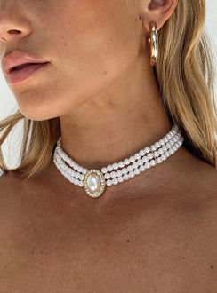 Necklace Choker style Gold toned Pearl and diamante detail Lobster clasp fastening