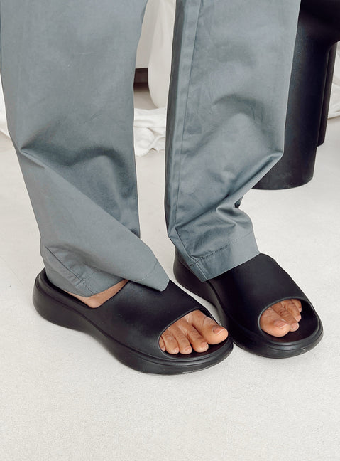 Slides Single upper Moulded footbed Smooth finish