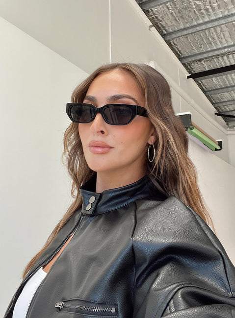 Sunglasses UV 400 Tort print frame Black tinted lenses Moulded nose bridge 