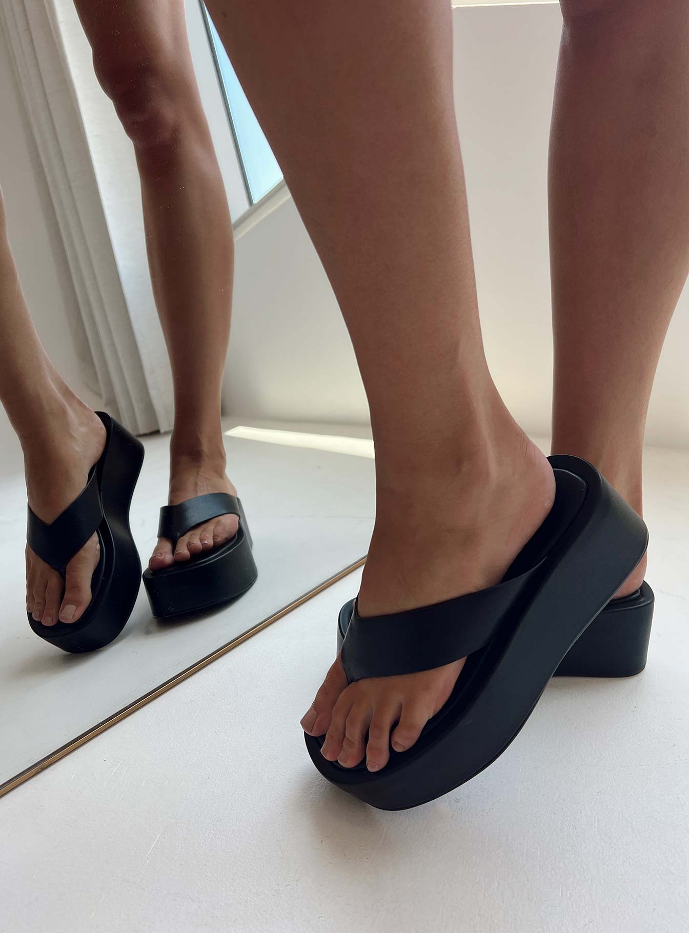 Black platform thong sales sandals