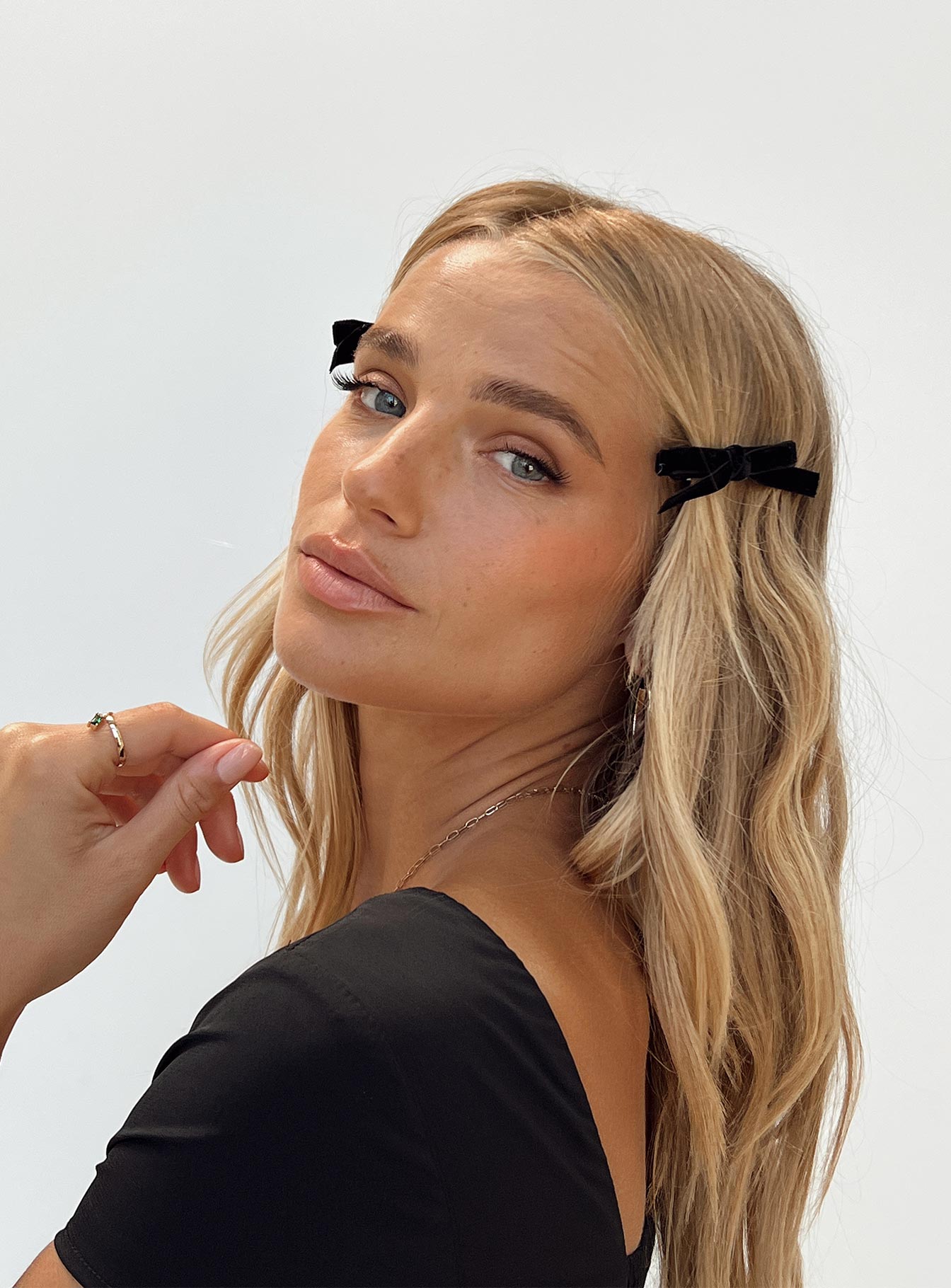 Hair clips Velvet material  Clip fastening 