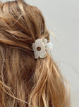 Hair clip Claw clip Flower design Lightweight