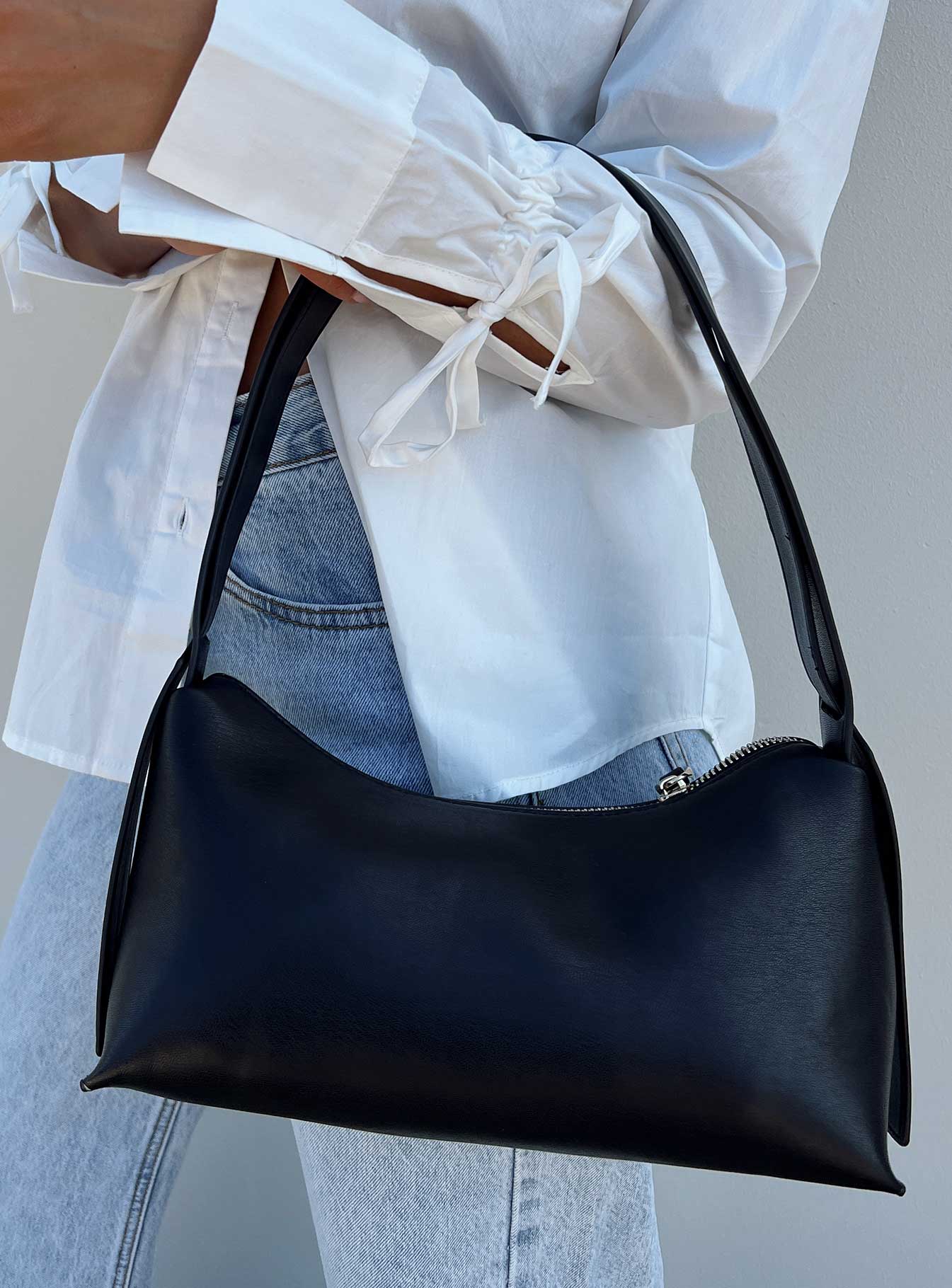 Girls Club Shoulder Bag Black