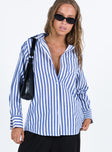 Front view of model wearing  front Princess Polly Full Sleeves V-Neck  Shaylan Stripe Shirt Blue