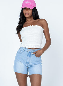 100% cotton shorts Light wash denim  High waisted  Zip & button fastening  Classic five-pocket design  Belt looped waist  Raw-edge hem  Princess Polly badge on back 