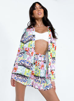 Matching set Graphic print  Collared shirt  High waisted shorts  Elasticated drawstring waist  Twin hip pockets 