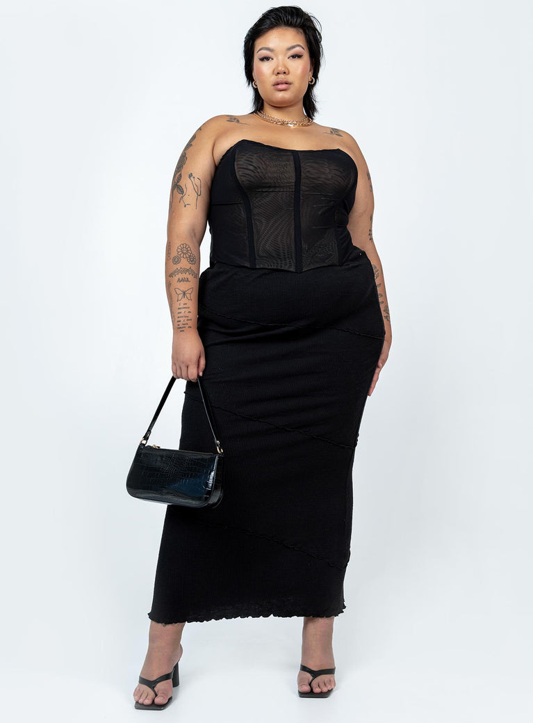 Front view of model wearing  front Oscar Maxi Skirt Black Curve Princess Polly  Midi Skirts 