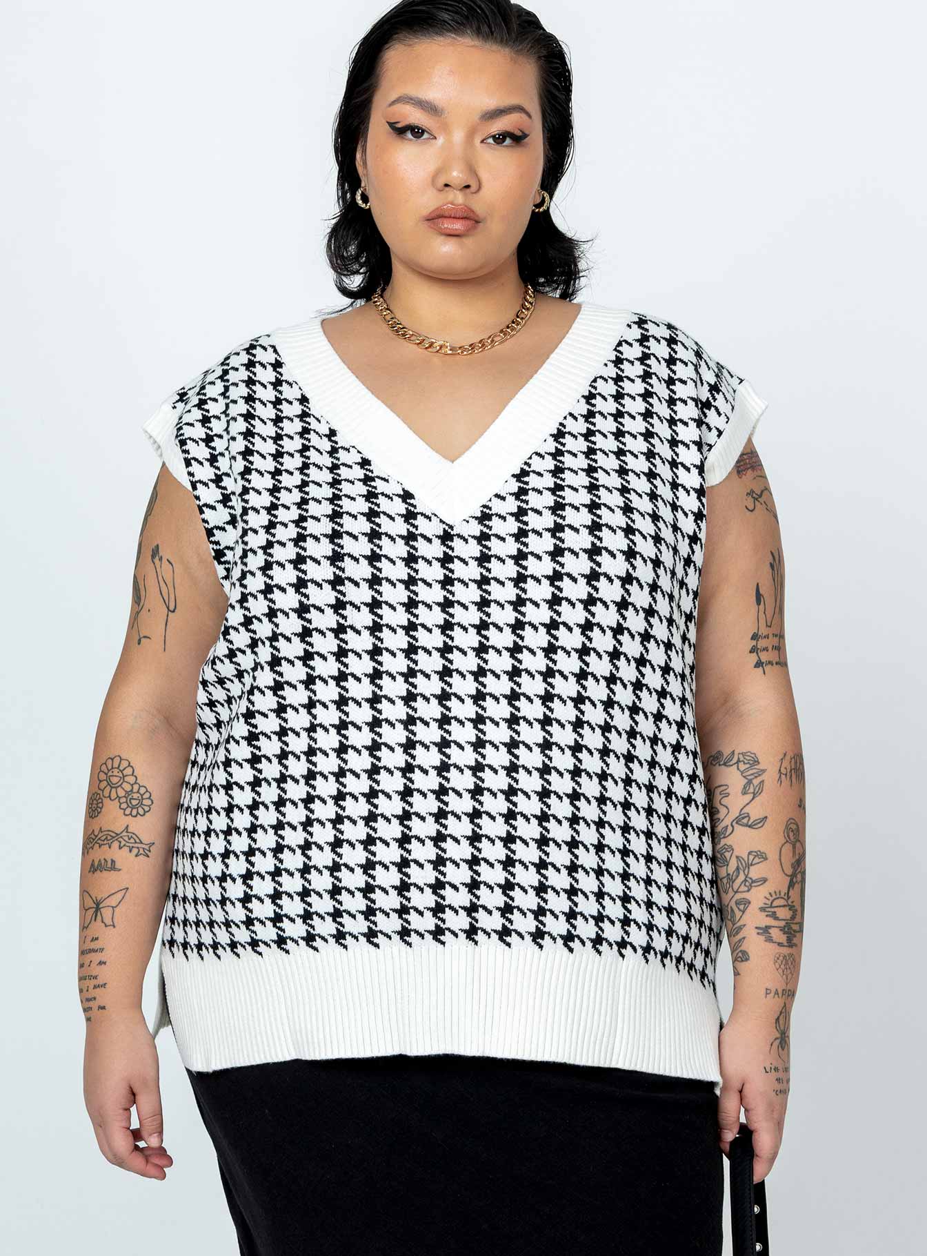 Ashton Sweater Vest White Curve Princess Polly  regular 