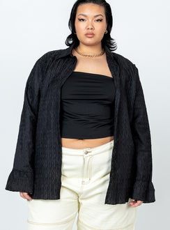 Front view of model wearing  front Princess Polly Full Sleeves Plunger  Chrisley Shirt Black Curve