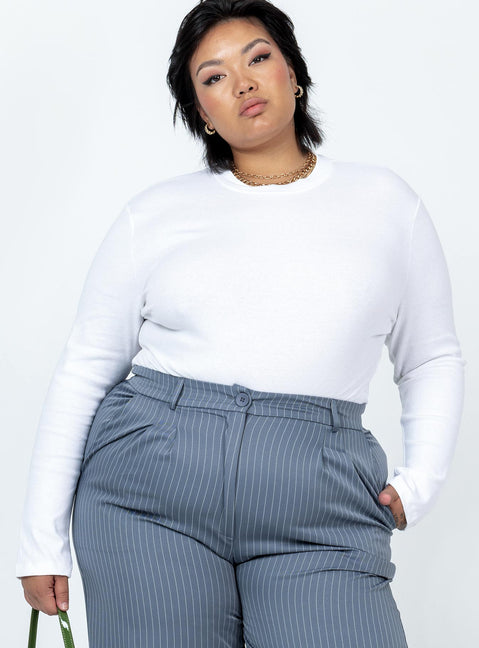 front view of model wearing Princess Polly Maleny Long Sleeve Bodysuit White Curve Full Sleeves Crew Neck 