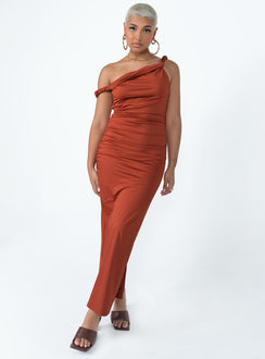 Front view of model wearing  front Princess Polly Asymmetric Neckline  Danyon Maxi Dress Burgundy