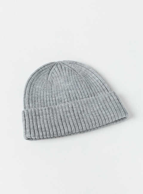 Knit beanie Foldable brim Thick knit material Pinched top Double lined
