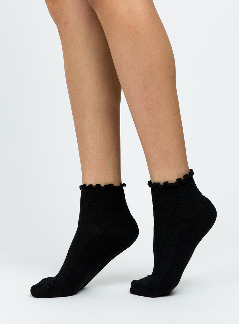 Ribbed Ruffle Socks Black