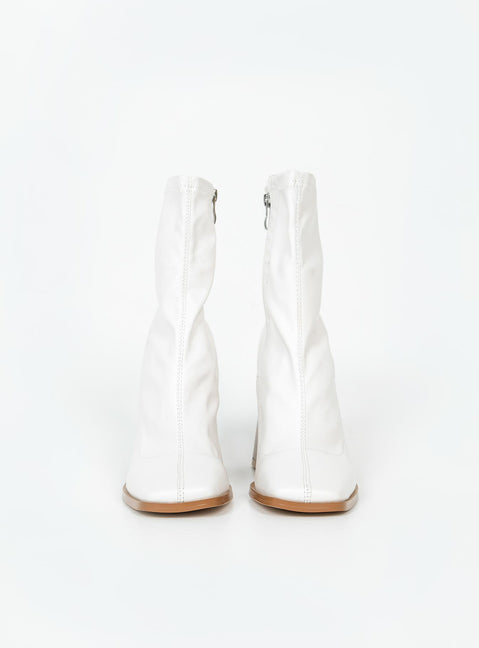 Izuka Ankle Boots White