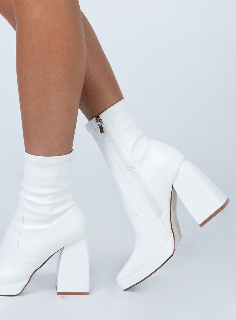 Eastern Boots White