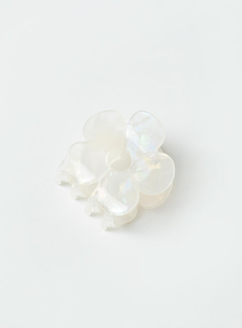 Hair clip Claw clip Flower design Lightweight