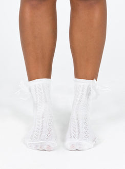 White socks Crew style Bow detail Good stretch Frill cuff For hygiene reasons, this item cannot be returned 