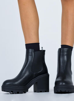 Matty Boot Black