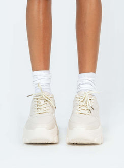 Sneakers Chunky style Platform base Padded footbed Lace-up fastening