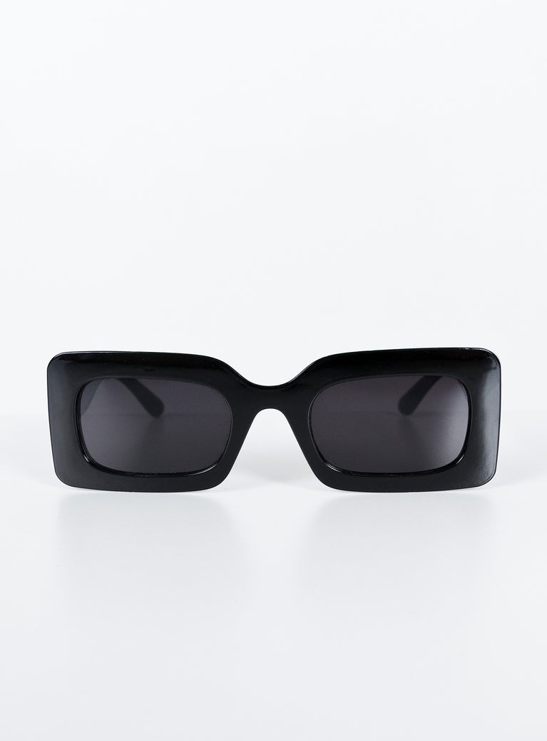 Sunglasses Vintage style frame Tinted lenses Wide arm Moulded nose bridge Lightweight