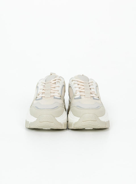 Sneakers Faux leather & mesh material  Chunky design  Rounded toe Lace-up fastening Pull tab at back Platform base Padded upper