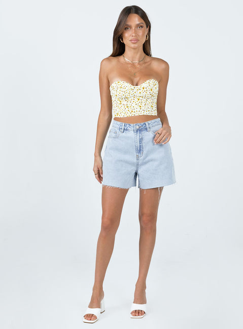 Denim shorts Light wash denim High waisted design Belt looped waist Zip & button fastening Classic five-pocket design Raw edge hem