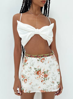 Front view of model wearing  front Princess Polly Sleeveless Square Neck  Goldwyn Bow Top White