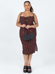 Front view of model wearing  front Princess Polly Square Neck  Noda Midi Dress Black Curve