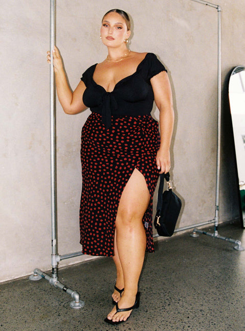 back view of model wearing Princess Polly Medina Bodysuit Black Curve Short Sleeves 