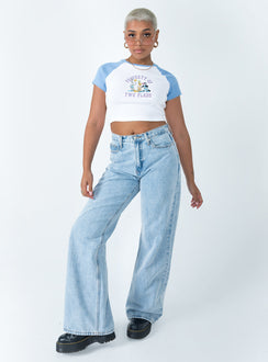 front view of model wearing Princess Polly Looney Tunes Two Flags Cropped Tee White / Blue Short Sleeves Crew Neck 