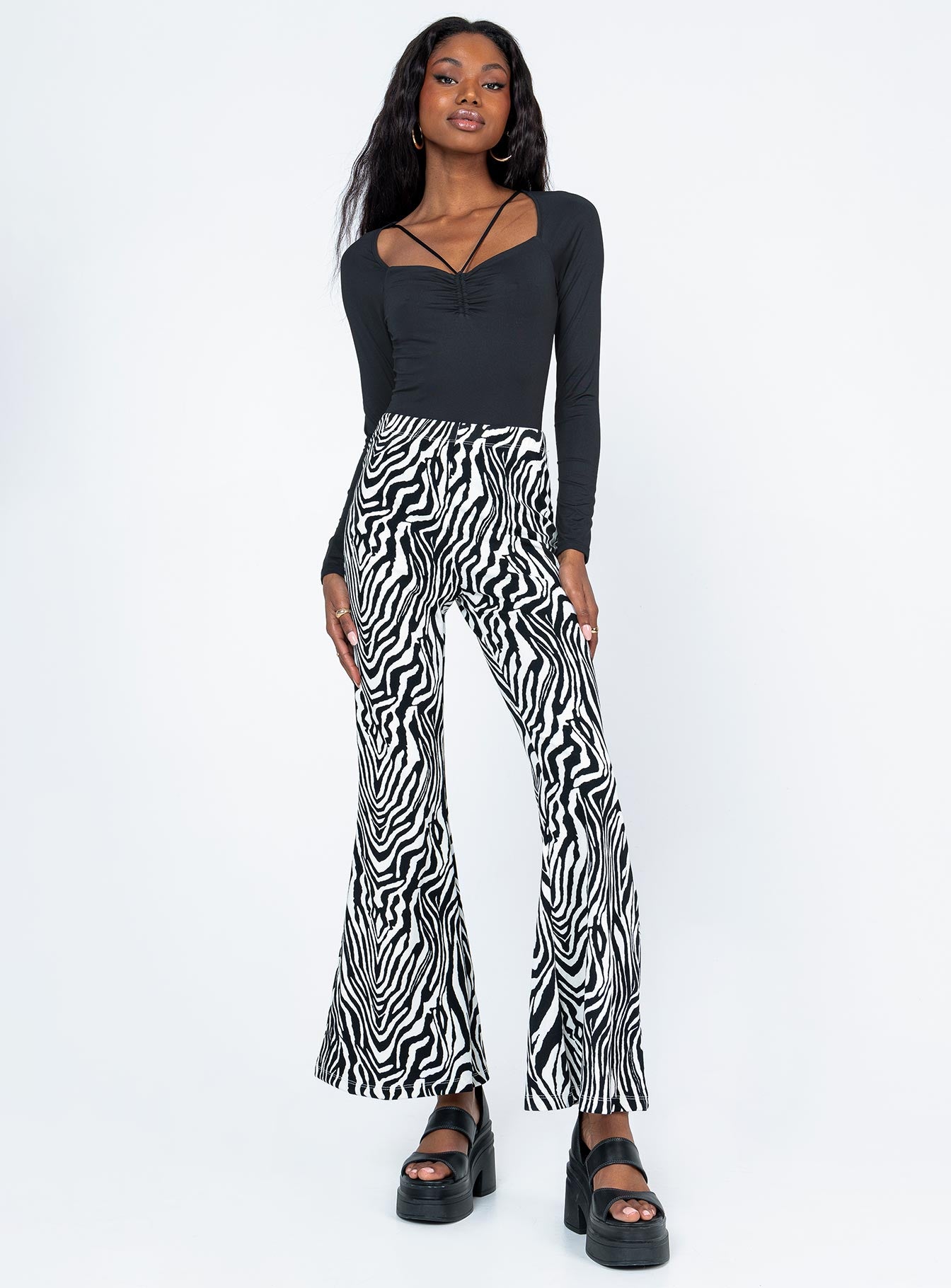 front view of model wearing Princess Polly Tori Long Sleeve Bodysuit Black Full Sleeves Sweetheart 