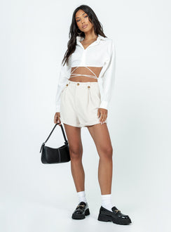 Shorts High waisted  Zip & button fastening  Belt looped waist  Pleated waist  Fixed rolled hem 