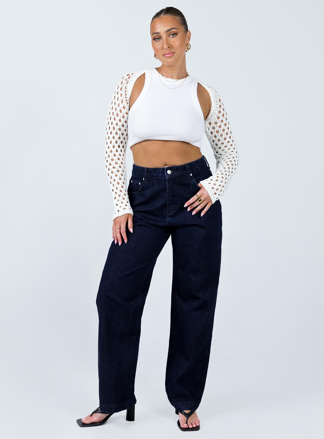 Front view of model wearing  front Princess Polly High Waisted  Drago Slouch Jeans Indigo