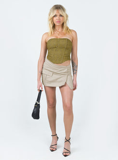 Front view of model wearing  front Motel Rhory Skirt Oat Princess Polly  Mini Skirts 