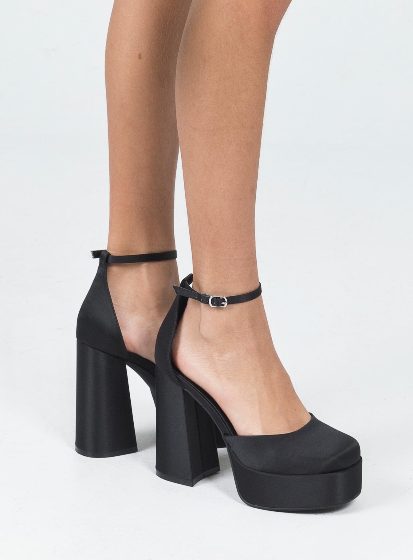 Heels Satin material  Closed toe  Buckle fastening at ankle  Platform base  Block heel 