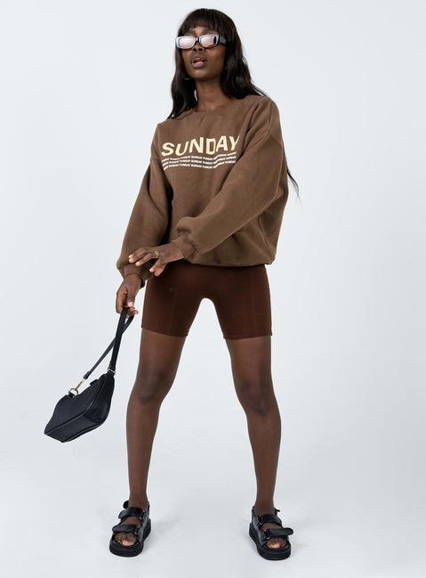 Oversized sweatshirt Print on front Crew neckline Relaxed sleeves Drop shoulder Soft fleece lining