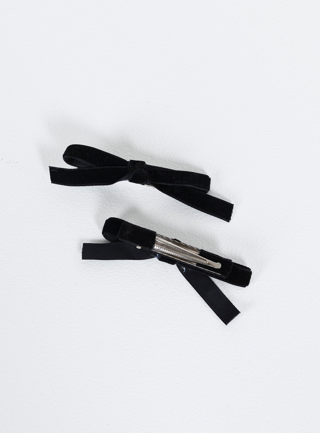 Hair clips Velvet material  Clip fastening 