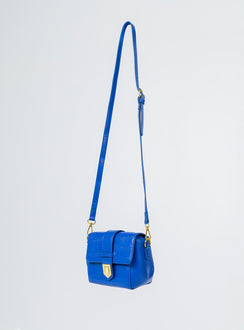 Crossbody  100% PU Faux croc leather  Magnetic button fastening  Removable & adjustable crossbody strap  Flat base 