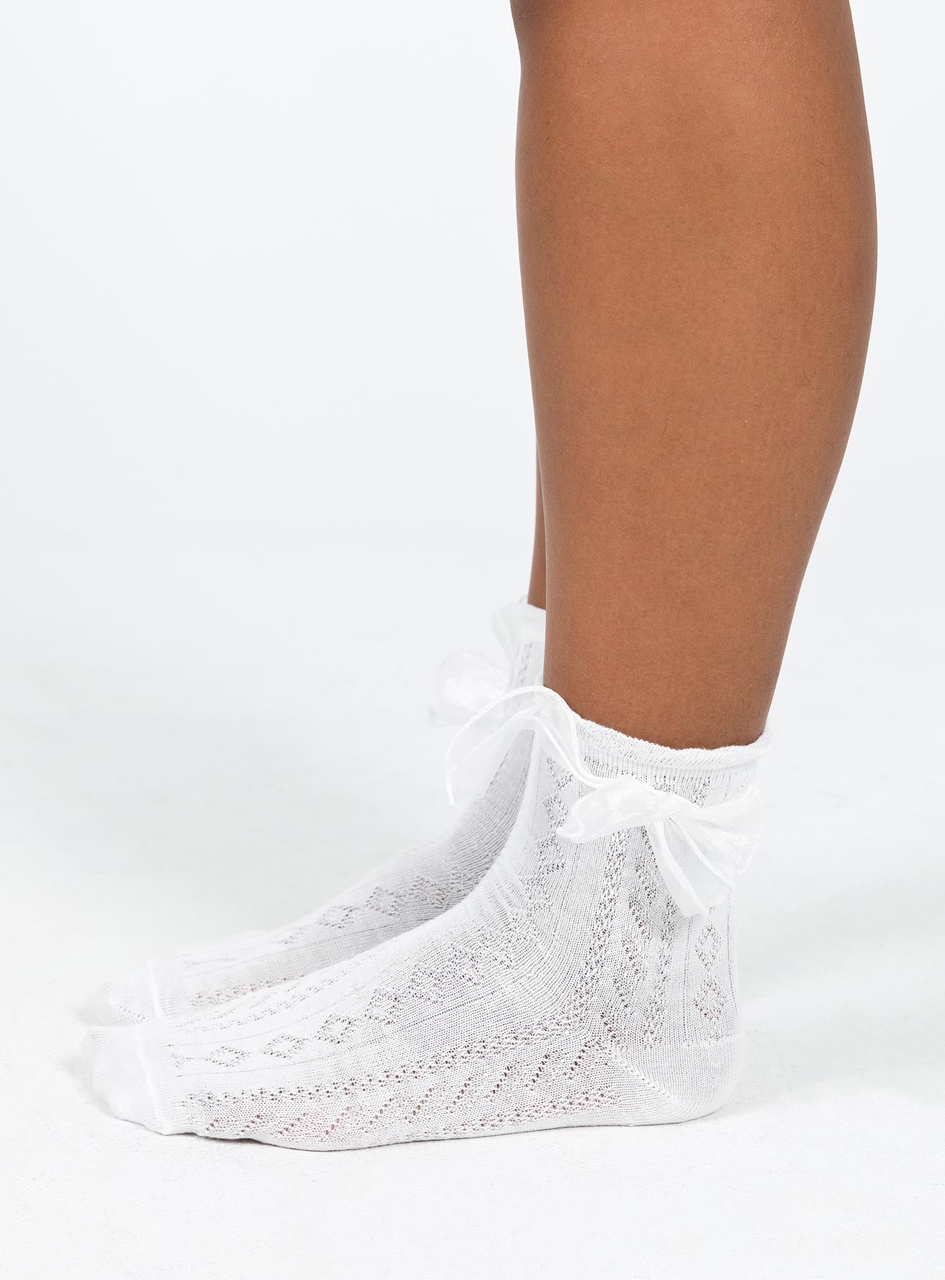 White socks Crew style Bow detail Good stretch Frill cuff For hygiene reasons, this item cannot be returned 