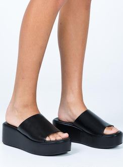 Britta Platform Heels Black
