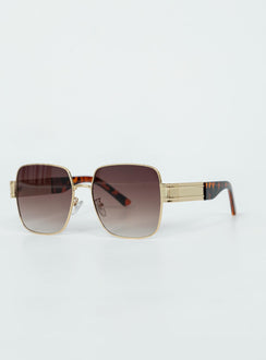 Oversized sunglasses Gold-toned metal frame  Tort arms  Ombre tinted lenses  Adjustable silicone nose pads 
