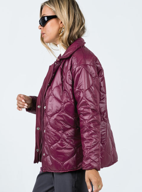 Oversized jacket Quilted material Classic collar Press button fastening Non-stretch Fully lined 