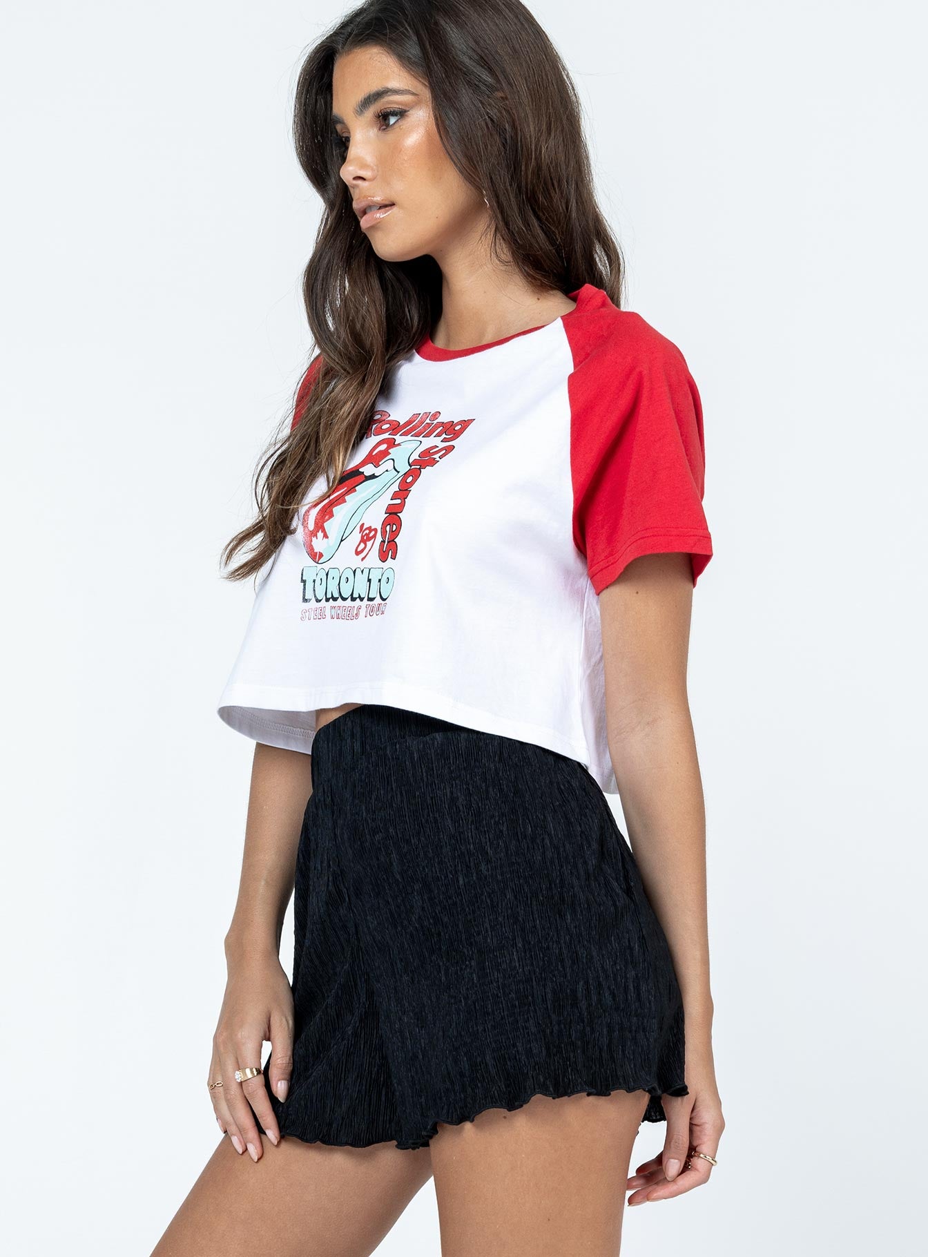 Shorts Silky crinkle material  Elasticated waistband  Twin hip pockets  Lettuce edge hem 