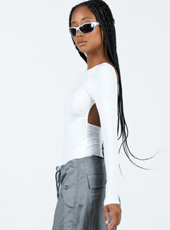 side view of model wearing Princess Polly Gatewood Long Sleeve Bodysuit White Full Sleeves Boat Neck 