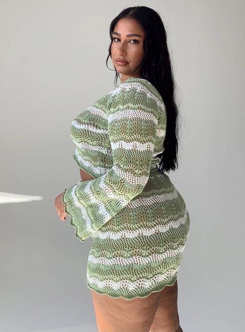 Knit set Crochet knit material Long sleeve top Cropped design Scoop neckline High waisted shorts